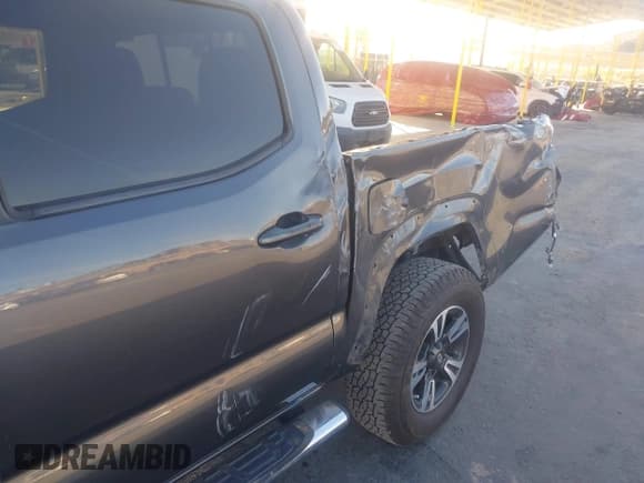 ✅ 2019 Toyota Tacoma TRD Sport • VIN: 3TMAZ5CN1KM081833 • Lot: 43656686. Listed on IAAI with 133,830 mi. Free auction sales archive from the USA and detailed vehicle history report at DreamBid. Image 20.
