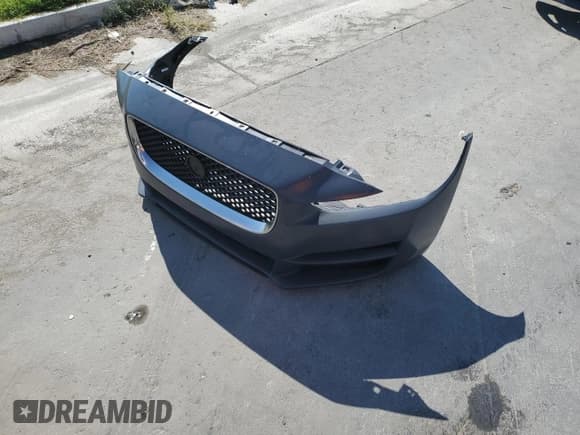 ✅ 2019 Jaguar XE 25t • VIN: SAJAS4FX5KCP52418 • Lot: 68367795. Wystawiony na Copart z przebiegiem 83 954 mil. Bezpłatny archiwum sprzedaży aukcyjnych z USA i szczegółowy raport historii pojazdu na DreamBid. Zdjęcie 12.