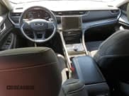 ✅ 2023 Jeep Grand Cherokee Laredo • VIN: 1C4RJKAG5P8821179 • Лот: 54666005. Опубликован ранее на Copart с пробегом 13 225 миль. Бесплатный доступ к архиву аукционных продаж из США и подробный отчёт об истории автомобиля на DreamBid. Изображение 8.