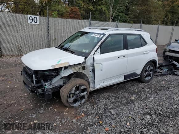 2023 Hyundai Venue Limited with VIN KMHRC8A31PU235642, listed as a Copart auction lot 86133125 with 31,218 mi miles and Salvage title. Bid and sale history available at DreamBid. Image 1.
