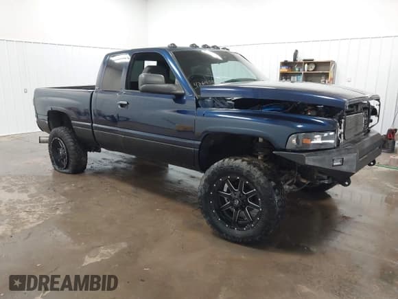 ✅ 2001 Dodge 2500 • VIN: 3B7KF23601G717756 • Lot: 42645829. Listed on IAAI with Not provided. Free auction sales archive from the USA and detailed vehicle history report at DreamBid. Image 1.