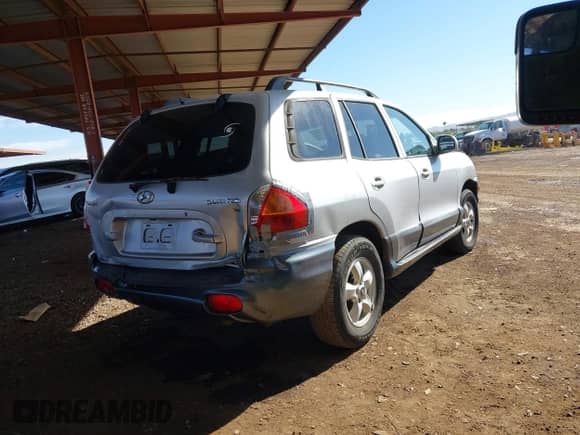 2004 Hyundai Santa Fe GLS z VIN KM8SC73DX4U624809, wystawiony jako IAAI lot #40739378 z przebiegiem 237 778 mil mil oraz . Historia ofert i sprzedaży dostępna na DreamBid. Obrazek 4.