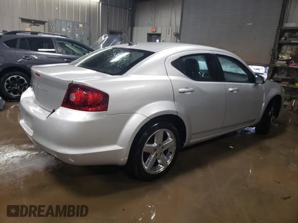 ✅ 2011 Dodge Avenger Mainstreet • VIN: 1B3BD1FB1BN556336 • Лот: 86202154. Опубликован ранее на Copart с пробегом 134 402 миль. Бесплатный доступ к архиву аукционных продаж из США и подробный отчёт об истории автомобиля на DreamBid. Изображение 3.