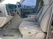 ✅ 2005 Chevrolet Suburban LT • VIN: 3GNEC16Z95G257855 • Лот: 61812335. Опубликован ранее на Copart с пробегом 188 511 миль. Бесплатный доступ к архиву аукционных продаж из США и подробный отчёт об истории автомобиля на DreamBid. Изображение 7.