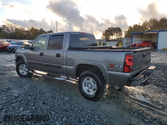 ✅ 2006 Chevrolet Silverado 1500 LT1 • VIN: 2GCEK13T061216701 • Лот: 90572725. Опубликован ранее на Copart с пробегом 247 359 миль. Бесплатный доступ к архиву аукционных продаж из США и подробный отчёт об истории автомобиля на DreamBid. Изображение 2.