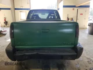 ✅ 2000 Chevrolet S-10 LS • VIN: 1GCCS1941Y8111060 • Лот: 88416245. Опубликован ранее на Copart с пробегом 297 242 миль. Бесплатный доступ к архиву аукционных продаж из США и подробный отчёт об истории автомобиля на DreamBid. Изображение 6.