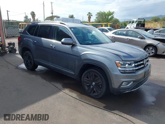 ✅ 2018 Volkswagen Atlas SEL Premium • VIN: 1V2NR2CA1JC536692 • Lot: 42129641. Wystawiony na IAAI z przebiegiem 88 790 mil. Bezpłatny archiwum sprzedaży aukcyjnych z USA i szczegółowy raport historii pojazdu na DreamBid. Zdjęcie 1.