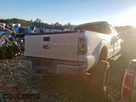 ✅ 2012 Ford F-350 Lariat • VIN: 1FT8W3BT5CEA21931 • Lot: 90475745. Wystawiony na Copart z przebiegiem Nie podano. Bezpłatny archiwum sprzedaży aukcyjnych z USA i szczegółowy raport historii pojazdu na DreamBid. Zdjęcie 3.