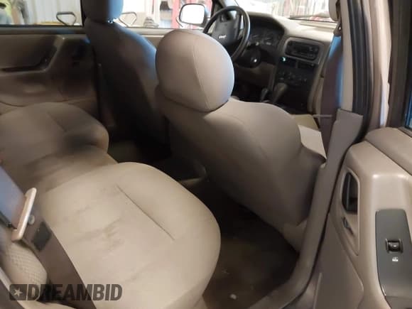 ✅ 2002 Jeep Grand Cherokee Laredo • VIN: 1J4GW48S82C110008 • Lot: 43538286. Listed on IAAI with 262,351 mi. Free auction sales archive from the USA and detailed vehicle history report at DreamBid. Image 8.