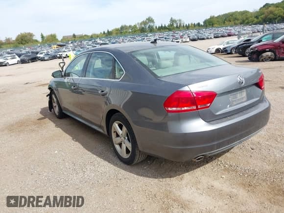 ✅ 2013 Volkswagen Passat SE • VIN: 1VWBN7A3XDC120269 • Lot: 43346556. Listed on IAAI with 184,219 mi. Free auction sales archive from the USA and detailed vehicle history report at DreamBid. Image 3.