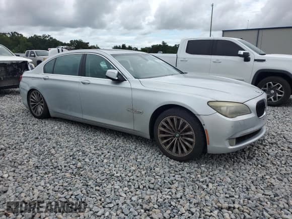 ✅ 2011 BMW 7 Series 750Li • VIN: WBAKB8C50BC852114 • Лот: 70204875. Опубликован ранее на Copart с пробегом 91 732 миль. Бесплатный доступ к архиву аукционных продаж из США и подробный отчёт об истории автомобиля на DreamBid. Изображение 4.