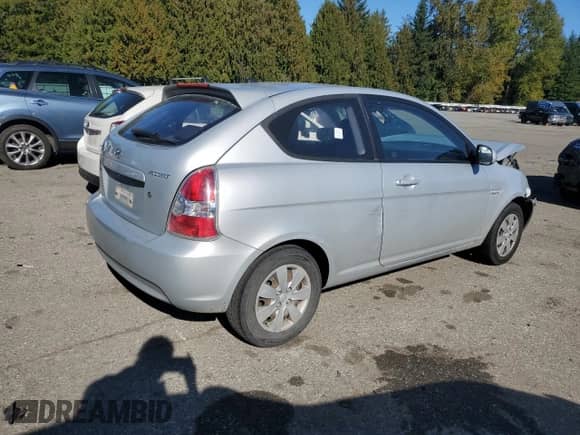 ✅ 2010 Hyundai Accent GS • VIN: KMHCM3ACXAU169637 • Лот: 85195645. Опубликован ранее на Copart с пробегом 105 830 миль. Бесплатный доступ к архиву аукционных продаж из США и подробный отчёт об истории автомобиля на DreamBid. Изображение 3.