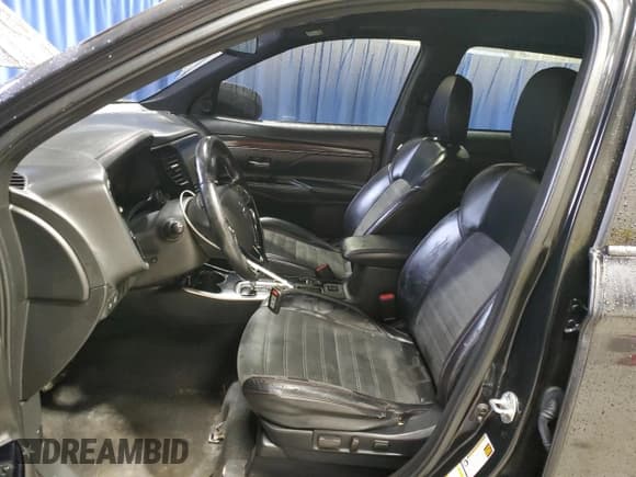 ✅ 2020 Mitsubishi Outlander SE • VIN: JA4AD3A31LZ013577 • Lot: 92761905. Listed on Copart with 136,520 mi. Free auction sales archive from the USA and detailed vehicle history report at DreamBid. Image 7.