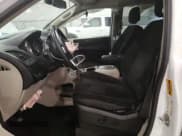 ✅ 2019 Dodge Grand Caravan Crew • VIN: 2C4RDGDG3KR571860 • Lot: 81741084. Wystawiony na Copart z przebiegiem 121 445 mil. Bezpłatny archiwum sprzedaży aukcyjnych z USA i szczegółowy raport historii pojazdu na DreamBid. Zdjęcie 7.