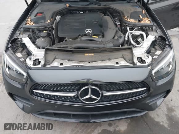 ✅ 2022 Mercedes-Benz E 350 • VIN: W1KZF8DB7NB078518 • Lot: 43561363. Listed on IAAI with 30,849 mi. Free auction sales archive from the USA and detailed vehicle history report at DreamBid. Image 10.