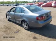 ✅ 2010 Volkswagen Jetta SE • VIN: 3VWRZ7AJXAM007966 • Lot: 42168604. Wystawiony na IAAI z przebiegiem 199 632 mil. Bezpłatny archiwum sprzedaży aukcyjnych z USA i szczegółowy raport historii pojazdu na DreamBid. Zdjęcie 3.