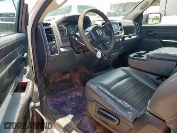 2017 Ram 1500 Tradesman z VIN 3C6JR6AG1HG586666, wystawiony jako Copart lot #65384775 z przebiegiem 31 629 mil mil oraz Czysty tytuł • Clean title. Historia ofert i sprzedaży dostępna na DreamBid. Obrazek 8.