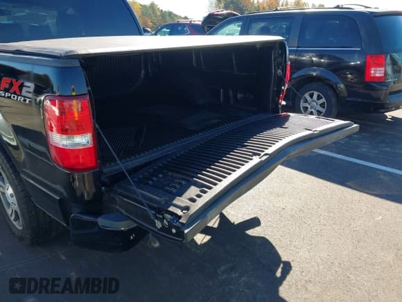 ✅ 2008 Ford F-150 XL • VIN: 1FTRW12W48KD44735 • Lot: 43614999. Listed on IAAI with 176,683 mi. Free auction sales archive from the USA and detailed vehicle history report at DreamBid. Image 6.
