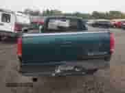 1998 Chevrolet Silverado 1500 z VIN 1GCEC14R3WZ141824, wystawiony jako Copart lot #84471025 z przebiegiem 171 517 mil mil oraz Szkoda całkowita • Salvage title. Historia ofert i sprzedaży dostępna na DreamBid. Obrazek 6.