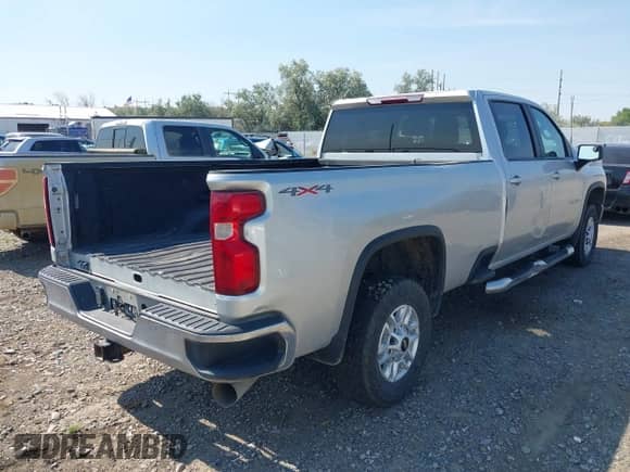 2020 Chevrolet Silverado 2500HD LT z VIN 1GC1YNEY8LF233926, wystawiony jako IAAI lot #42716715 z przebiegiem 137 057 mil mil oraz . Historia ofert i sprzedaży dostępna na DreamBid. Obrazek 4.