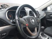 ✅ 2016 Jeep Cherokee Latitude • VIN: 1C4PJMCS1GW154188 • Лот: 42318317. Опубликован ранее на IAAI с пробегом 189 347 миль. Бесплатный доступ к архиву аукционных продаж из США и подробный отчёт об истории автомобиля на DreamBid. Изображение 11.