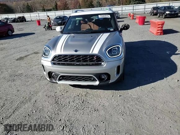 ✅ 2024 MINI Countryman Cooper S • VIN: WMZ83BR08R3S16831 • Lot: 79364014. Listed on Copart with 10,125 mi. Free auction sales archive from the USA and detailed vehicle history report at DreamBid. Image 11.