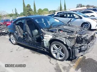 ✅ 2013 BMW 5 Series 550i • VIN: WBAFR9C57DD226799 • Lot: 41644957. Wystawiony na IAAI z przebiegiem Nie podano. Bezpłatny archiwum sprzedaży aukcyjnych z USA i szczegółowy raport historii pojazdu na DreamBid. Zdjęcie 1.