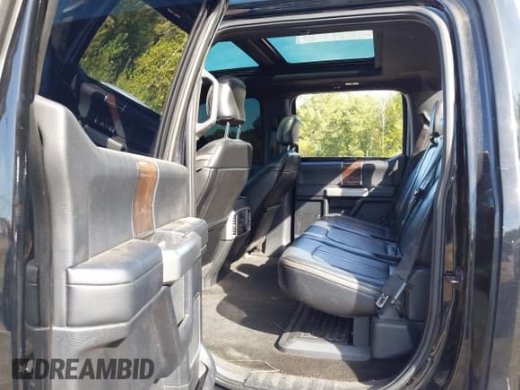 ✅ 2017 Ford F-250 Lariat • VIN: 1FT7W2BT7HEF11106 • Lot: 43512207. Wystawiony na IAAI z przebiegiem 169 441 mil. Bezpłatny archiwum sprzedaży aukcyjnych z USA i szczegółowy raport historii pojazdu na DreamBid. Zdjęcie 8.