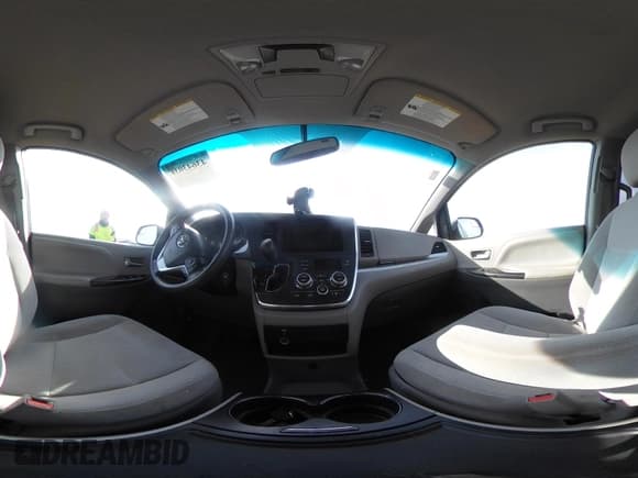 ✅ 2015 Toyota Sienna LE • VIN: 5TDKK3DCXFS609093 • Lot: 43643031. Listed on IAAI with 252,964 mi. Free auction sales archive from the USA and detailed vehicle history report at DreamBid. Image 20.