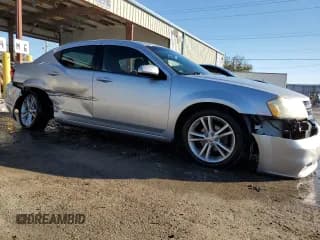 ✅ 2011 Dodge Avenger Heat • VIN: 1B3BD1FG1BN541802 • Лот: 80892334. Опубликован ранее на Copart с пробегом 189 485 миль. Бесплатный доступ к архиву аукционных продаж из США и подробный отчёт об истории автомобиля на DreamBid. Изображение 4.