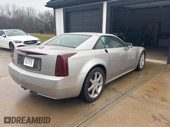 ✅ 2005 Cadillac XLR • VIN: 1G6YV34A255604073 • Lot: 86889874. Listed on Copart with 39,624 mi. Free auction sales archive from the USA and detailed vehicle history report at DreamBid. Image 4.