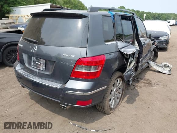 ✅ 2012 Mercedes-Benz GLK 350 • VIN: WDCGG8HB0CF772105 • Lot: 42923172. Listed on IAAI with 134,324 mi. Free auction sales archive from the USA and detailed vehicle history report at DreamBid. Image 4.