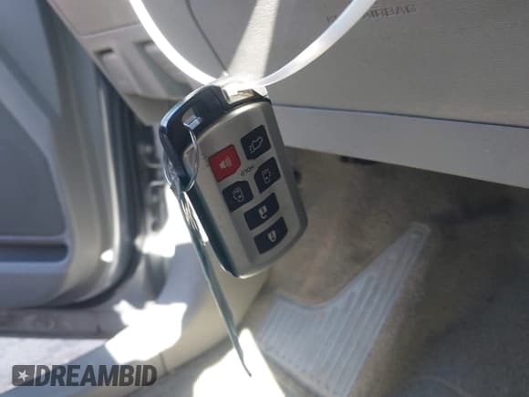 ✅ 2013 Toyota Sienna XLE • VIN: 5TDYK3DC5DS303944 • Лот: 43751073. Опубликован ранее на IAAI с пробегом 124 789 миль. Бесплатный доступ к архиву аукционных продаж из США и подробный отчёт об истории автомобиля на DreamBid. Изображение 11.