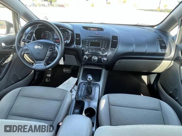 ✅ 2014 Kia Forte LX • VIN: KNAFX4A62E5249083 • Lot: 92046415. Listed on Copart with 98,097 mi. Free auction sales archive from the USA and detailed vehicle history report at DreamBid. Image 9.