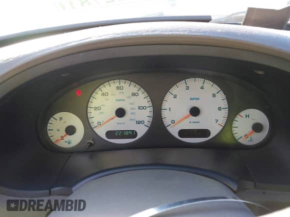 2002 Dodge Caravan eL z VIN 1B4GP34332B579781, wystawiony jako IAAI lot #40827810 z przebiegiem 221 891 mil mil oraz . Historia ofert i sprzedaży dostępna na DreamBid. Obrazek 7.