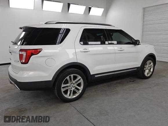 ✅ 2016 Ford Explorer XLT • VIN: 1FM5K8D86GGA42815 • Lot: 85209675. Listed on Copart with 106,396 mi. Free auction sales archive from the USA and detailed vehicle history report at DreamBid. Image 3.