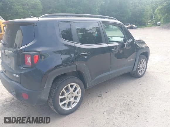 ✅ 2020 Jeep Renegade Latitude • VIN: ZACNJBBB6LPM06048 • Lot: 42492301. Listed on IAAI with 68,382 mi. Free auction sales archive from the USA and detailed vehicle history report at DreamBid. Image 4.