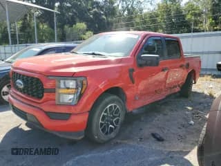 ✅ 2023 Ford F-150 XL • VIN: 1FTEW1CB6PKE17144 • Lot: 70763315. Wystawiony na Copart z przebiegiem 27 116 mil. Bezpłatny archiwum sprzedaży aukcyjnych z USA i szczegółowy raport historii pojazdu na DreamBid. Zdjęcie 1.