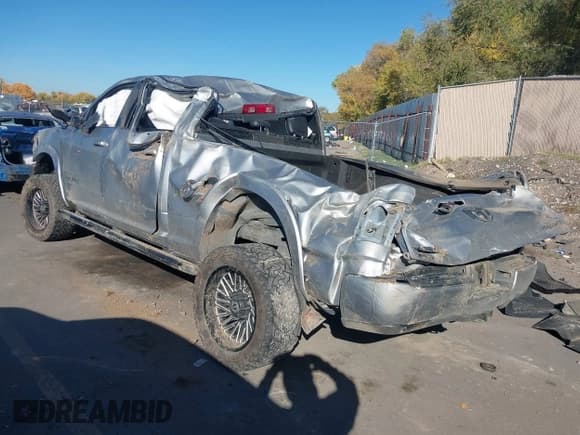 ✅ 2022 Ram 2500 Laramie • VIN: 3C6UR5FL2NG228372 • Lot: 43560056. Listed on IAAI with 72,360 mi. Free auction sales archive from the USA and detailed vehicle history report at DreamBid. Image 3.