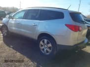 ✅ 2011 Chevrolet Traverse LTZ • VIN: 1GNKRLED9BJ287953 • Lot: 43690848. Wystawiony na IAAI z przebiegiem 134 609 mil. Bezpłatny archiwum sprzedaży aukcyjnych z USA i szczegółowy raport historii pojazdu na DreamBid. Zdjęcie 3.