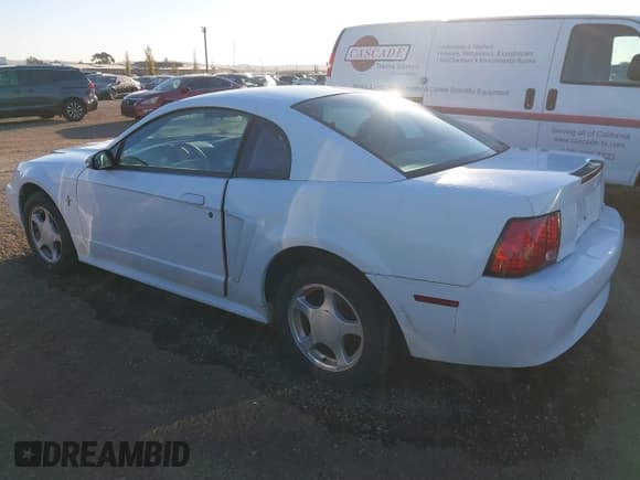 ✅ 2003 Ford Mustang Standard • VIN: 1FAFP40483F304247 • Лот: 43909183. Опубликован ранее на IAAI с пробегом 138 933 миль. Бесплатный доступ к архиву аукционных продаж из США и подробный отчёт об истории автомобиля на DreamBid. Изображение 3.