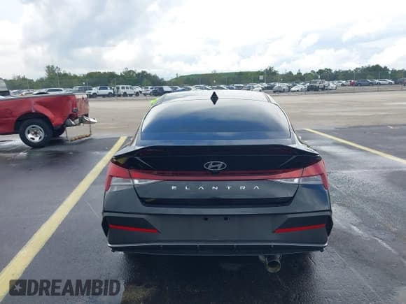 ✅ 2024 Hyundai Elantra SEL • VIN: KMHLM4DG7RU774182 • Lot: 43187083. Listed on IAAI with 19,476 mi. Free auction sales archive from the USA and detailed vehicle history report at DreamBid. Image 16.