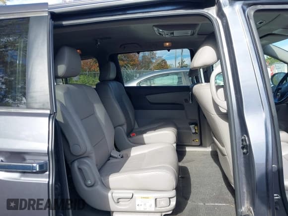 ✅ 2014 Honda Odyssey EX-L • VIN: 5FNRL5H64EB075152 • Лот: 43596928. Опубликован ранее на IAAI с пробегом 219 800 миль. Бесплатный доступ к архиву аукционных продаж из США и подробный отчёт об истории автомобиля на DreamBid. Изображение 8.