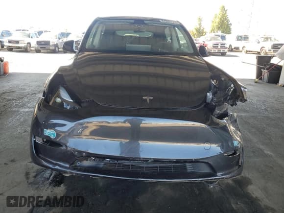 ✅ 2025 Tesla Model Y Long Range • VIN: 7SAYGDED5SF259138 • Лот: 82620725. Опубликован ранее на Copart с пробегом 7 829 миль. Бесплатный доступ к архиву аукционных продаж из США и подробный отчёт об истории автомобиля на DreamBid. Изображение 5.