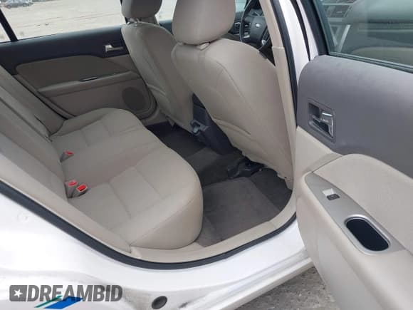 ✅ 2011 Ford Fusion Hybrid • VIN: 3FADP0L34BR202769 • Lot: 42504494. Listed on IAAI with 33,902 mi. Free auction sales archive from the USA and detailed vehicle history report at DreamBid. Image 8.