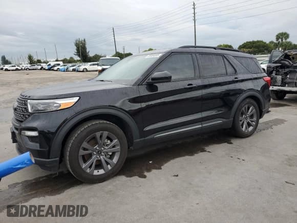 ✅ 2023 Ford Explorer XLT • VIN: 1FMSK7DH5PGA53978 • Лот: 85904895. Опубликован ранее на Copart с пробегом 100 474 миль. Бесплатный доступ к архиву аукционных продаж из США и подробный отчёт об истории автомобиля на DreamBid. Изображение 1.