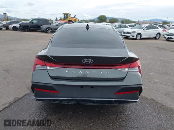 ✅ 2024 Hyundai Elantra SE • VIN: KMHLL4DG7RU795858 • Lot: 43726289. Listed on IAAI with 20,950 mi. Free auction sales archive from the USA and detailed vehicle history report at DreamBid. Image 16.