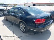 ✅ 2015 Volkswagen Passat SE • VIN: 1VWBS7A33FC055230 • Лот: 43052270. Опубликован ранее на IAAI с пробегом 174 823 миль. Бесплатный доступ к архиву аукционных продаж из США и подробный отчёт об истории автомобиля на DreamBid. Изображение 3.