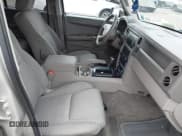 ✅ 2008 Jeep Commander Sport • VIN: 1J8HG48K48C132421 • Lot: 42531410. Listed on IAAI with 196,563 mi. Free auction sales archive from the USA and detailed vehicle history report at DreamBid. Image 5.