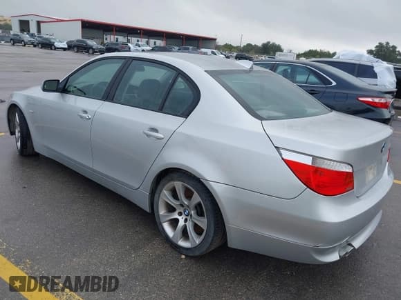 ✅ 2006 BMW 5 Series 550i • VIN: WBANB53506CN93089 • Lot: 43812294. Listed on IAAI with 122,298 mi. Free auction sales archive from the USA and detailed vehicle history report at DreamBid. Image 3.